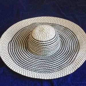 Big sun hat